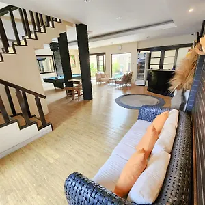 Kent House 3*, Чангу Индонезия
